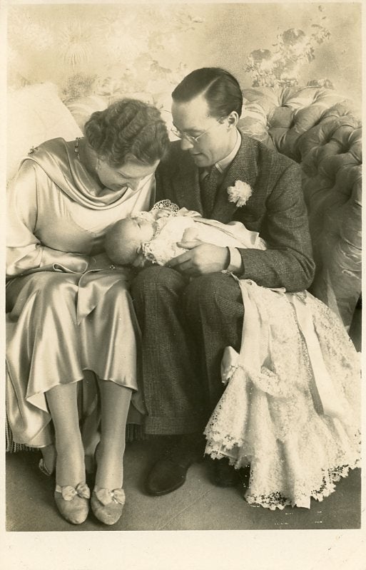 PRINSELIJK PAAR met PRINSES BEATRIX 1938 (DR165), Verzamelen, Koninklijk Huis en Royalty, Verzenden, Gebruikt, Nederland, Kaart, Foto of Prent