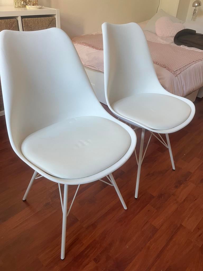 2 Witte Kuipstoelen!, Ophalen, Kunststof, Gebruikt, Twee
