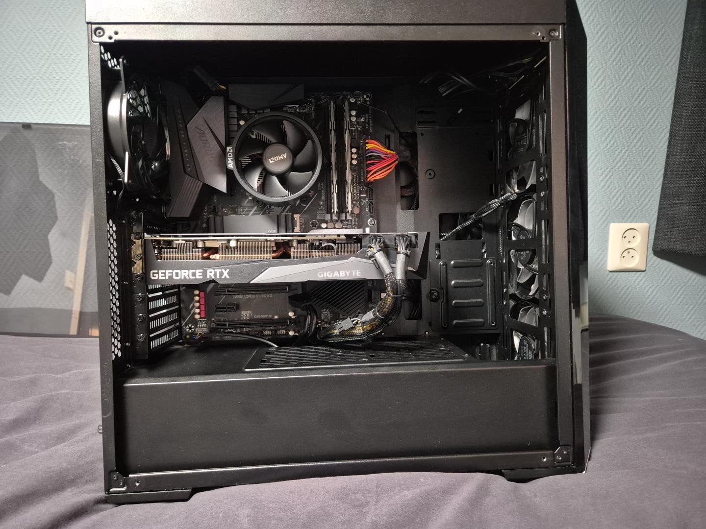 Foto 6 van Gaming PC RTX 3070 | Ryzen 5 3600 | 1,3TB
