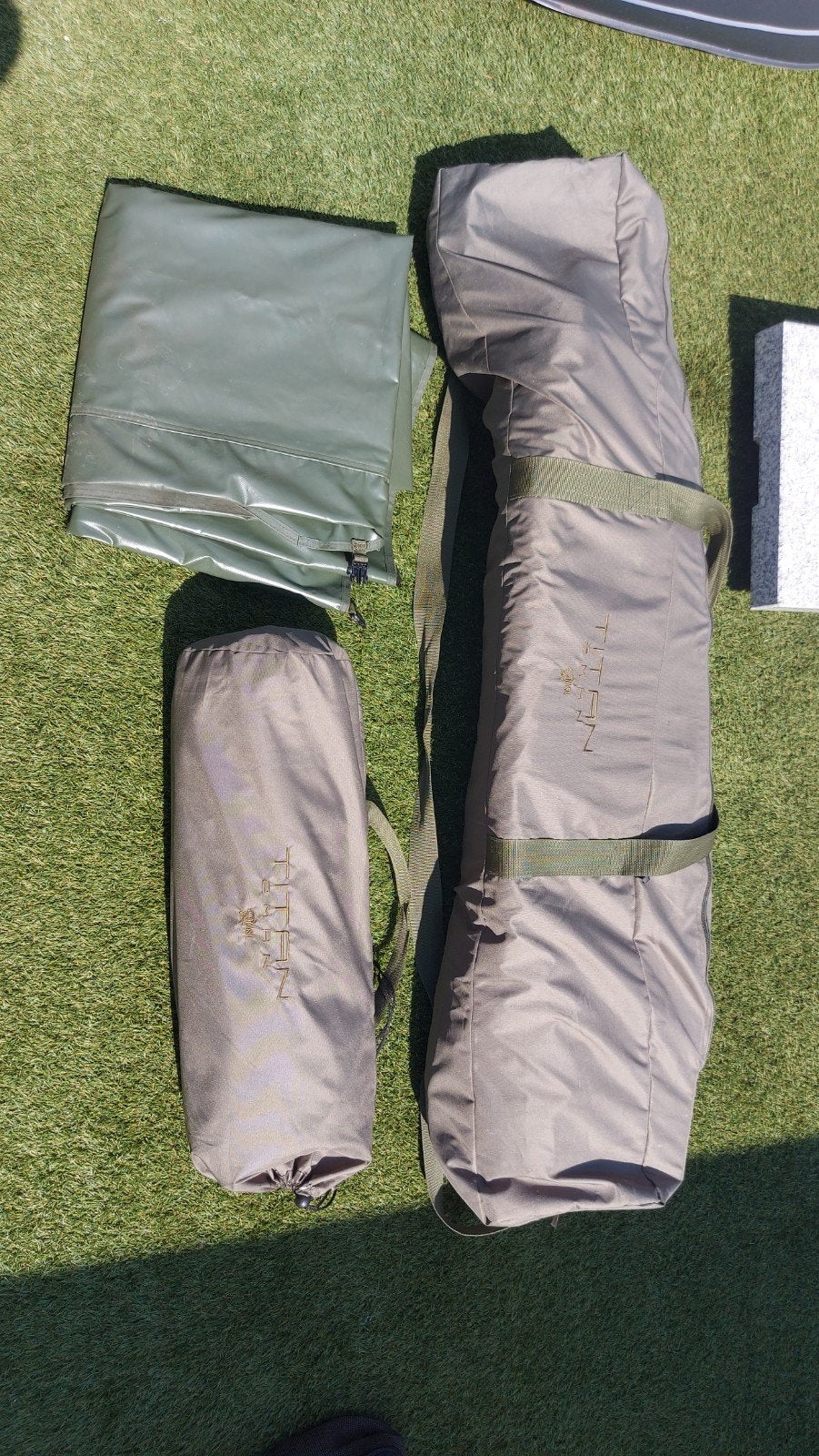 Nash Titan 2-persoons Brolly met Grondzeil en Overwrap, Ophalen of Verzenden, Zo goed als nieuw