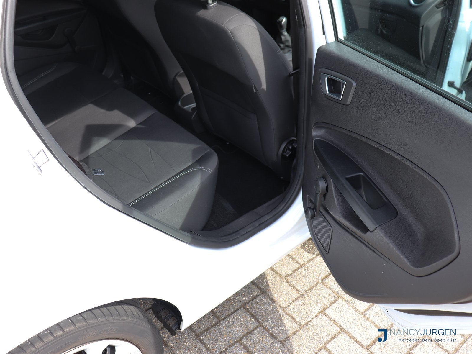Foto 34 van Ford Fiesta 1.0 Style | Essential | Airco | Navi | Bluetooth