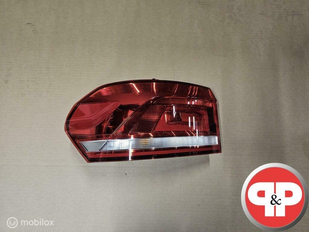 VW Touran 5TA Achterlicht Links 5TA945095D