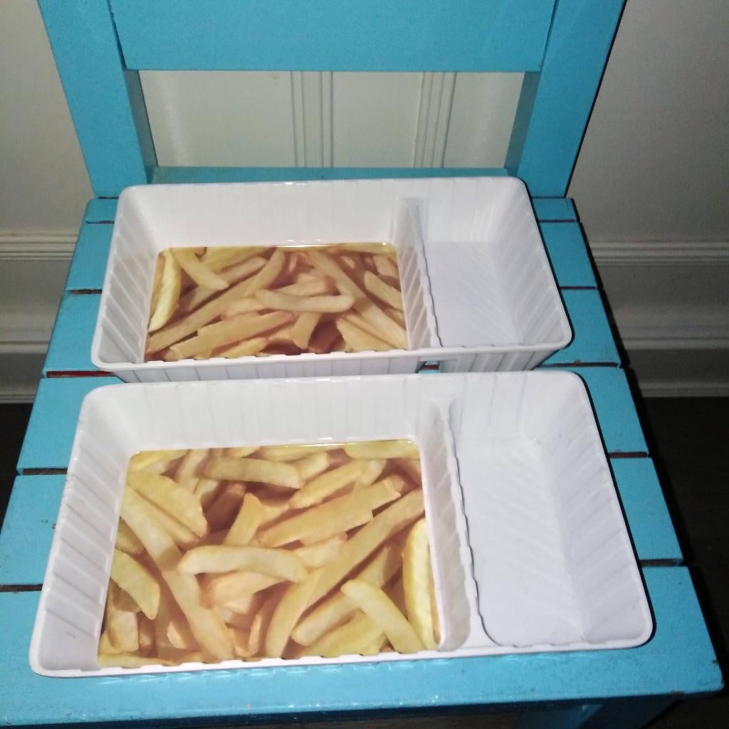2 Patatbakjes met sausgedeelte met frietafbeelding kunststof, Huis en Inrichting, Ophalen, Overige materialen, Gebruikt, Overige typen