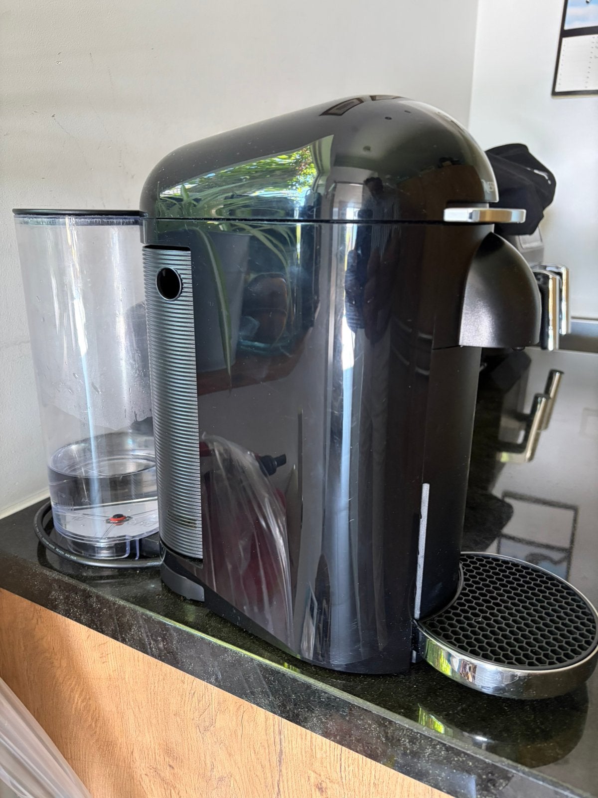 Nespresso Vertuo apparaat plus 100 cups, Ophalen of Verzenden, Zo goed als nieuw, Koffiemachine