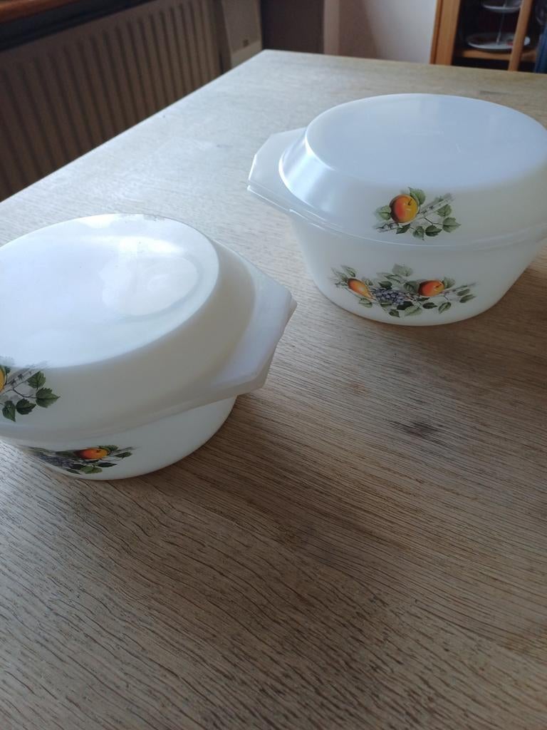 Arcopal dekschalen met fruitdecor - Set van 2, Gebruikt, Schaal, Ophalen of Verzenden, Glas