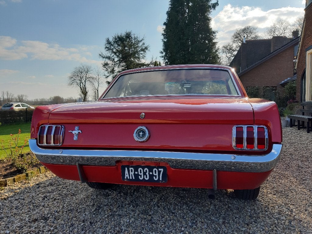 Ford Mustang 1965 - 3.3 SIX - handgeschakeld - poppy red, foto 4