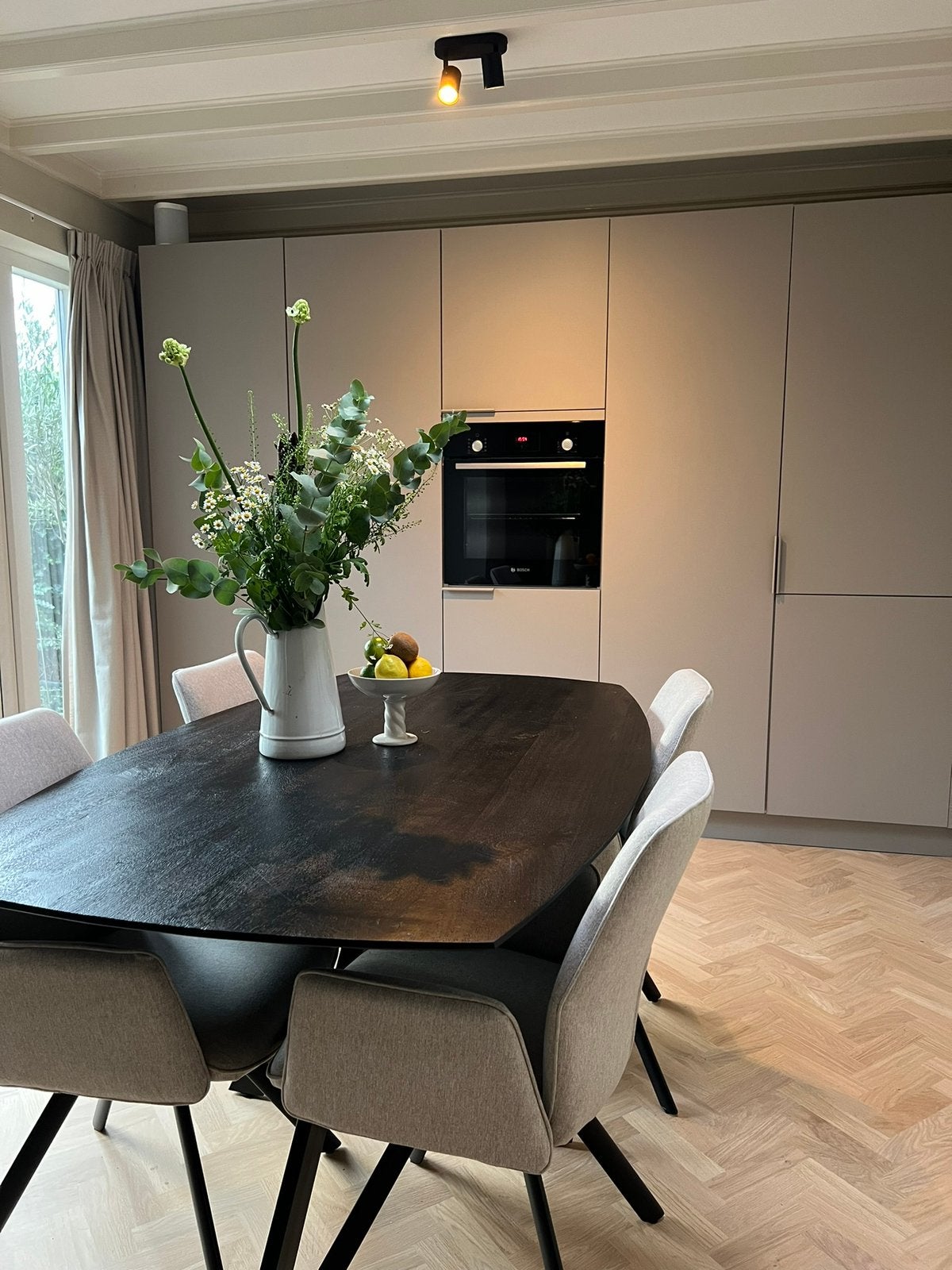 Complete eettafel set Deens ovaal, Ophalen, 50 tot 100 cm, Zo goed als nieuw, 150 tot 200 cm