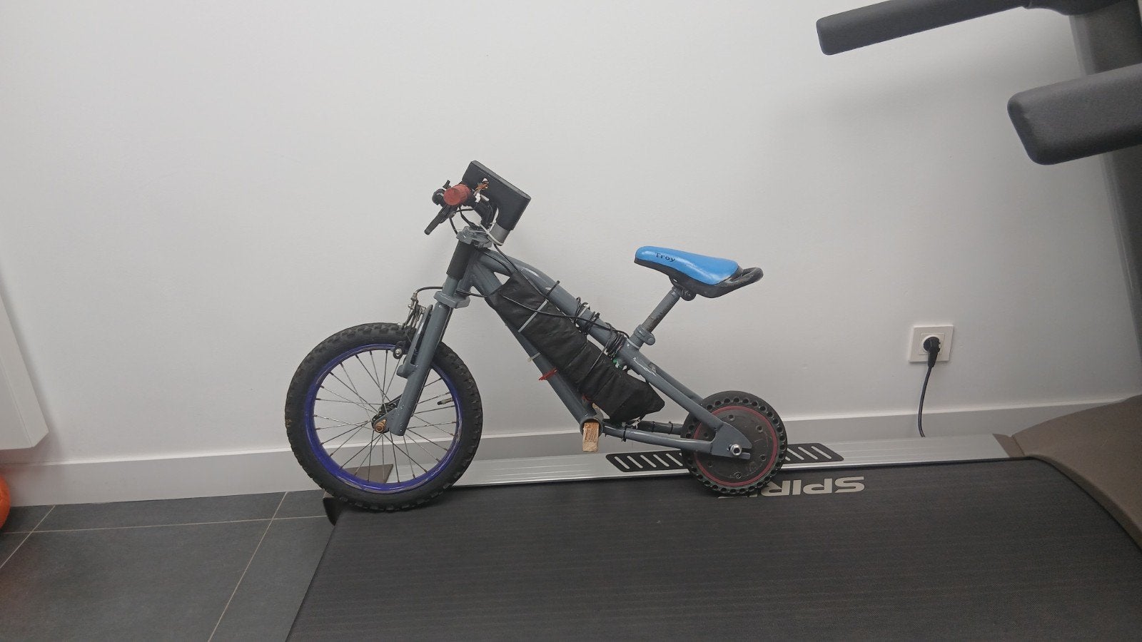 Mini Surron Elektrische Step E-scooter met Oplader, Ophalen, Gebruikt, Elektrische step (E-scooter), Iscooter w3