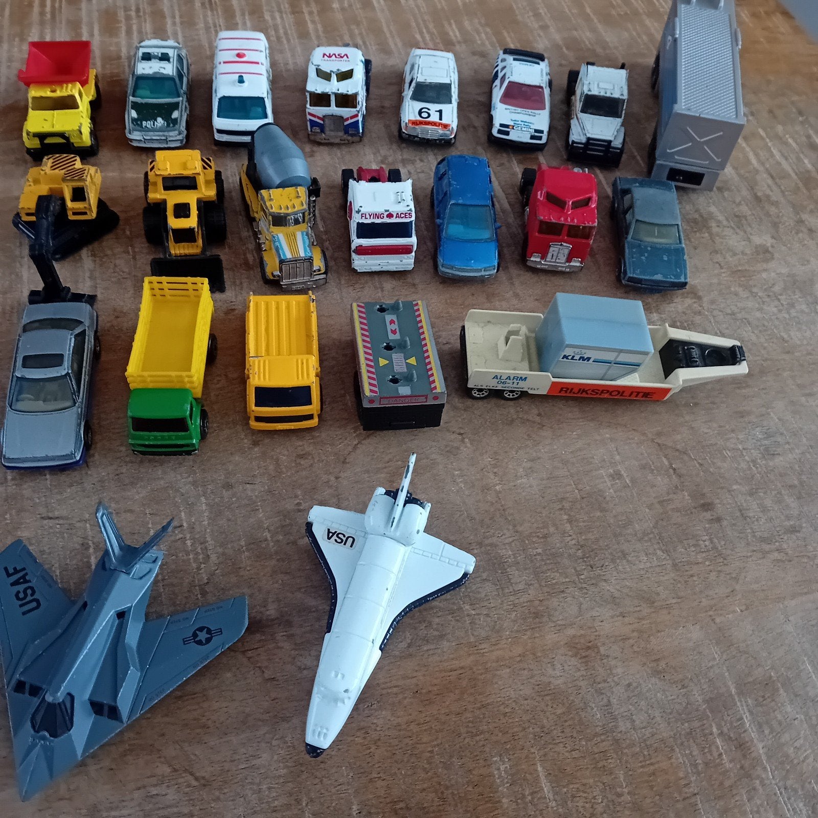Grote partij Matchbox auto's en vliegtuigjes (41 stuks), Verzenden
