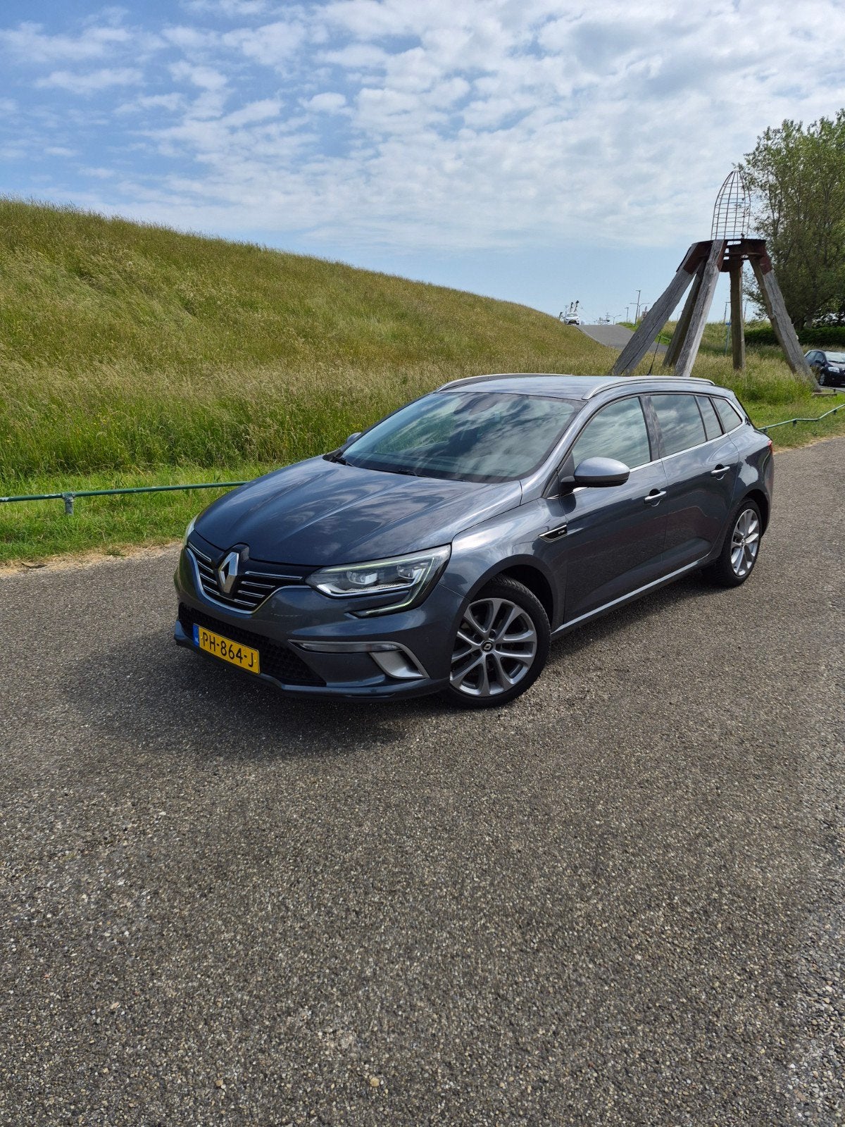 Renault Mégane 1.2 Energy TCe 130pk 2017 Grijs, Voorwielaandrijving, 1750 kg, 4 cilinders, 132 pk