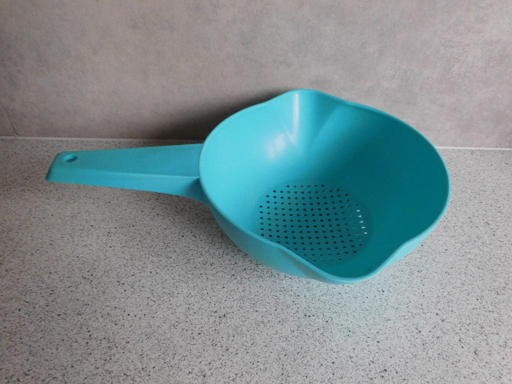 Tupperware Handvergiet 20x17 cm. Turquoise, Ophalen of Verzenden, Zo goed als nieuw, Blauw, Overige typen