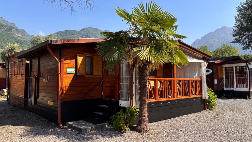 Porlezza Chalet met WiFi aan het meer van Lugano Italie, Vakantie, Vakantiehuizen | Italië, 5 personen, Speeltuin, 2 slaapkamers