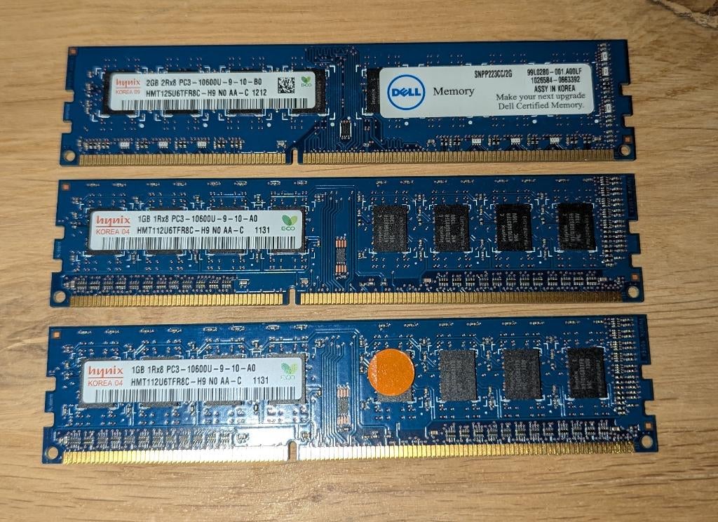 3x PC3-10600 RAM geheugen (1x 2GB, 2x 1GB), Gebruikt, DDR3, Ophalen of Verzenden, Desktop