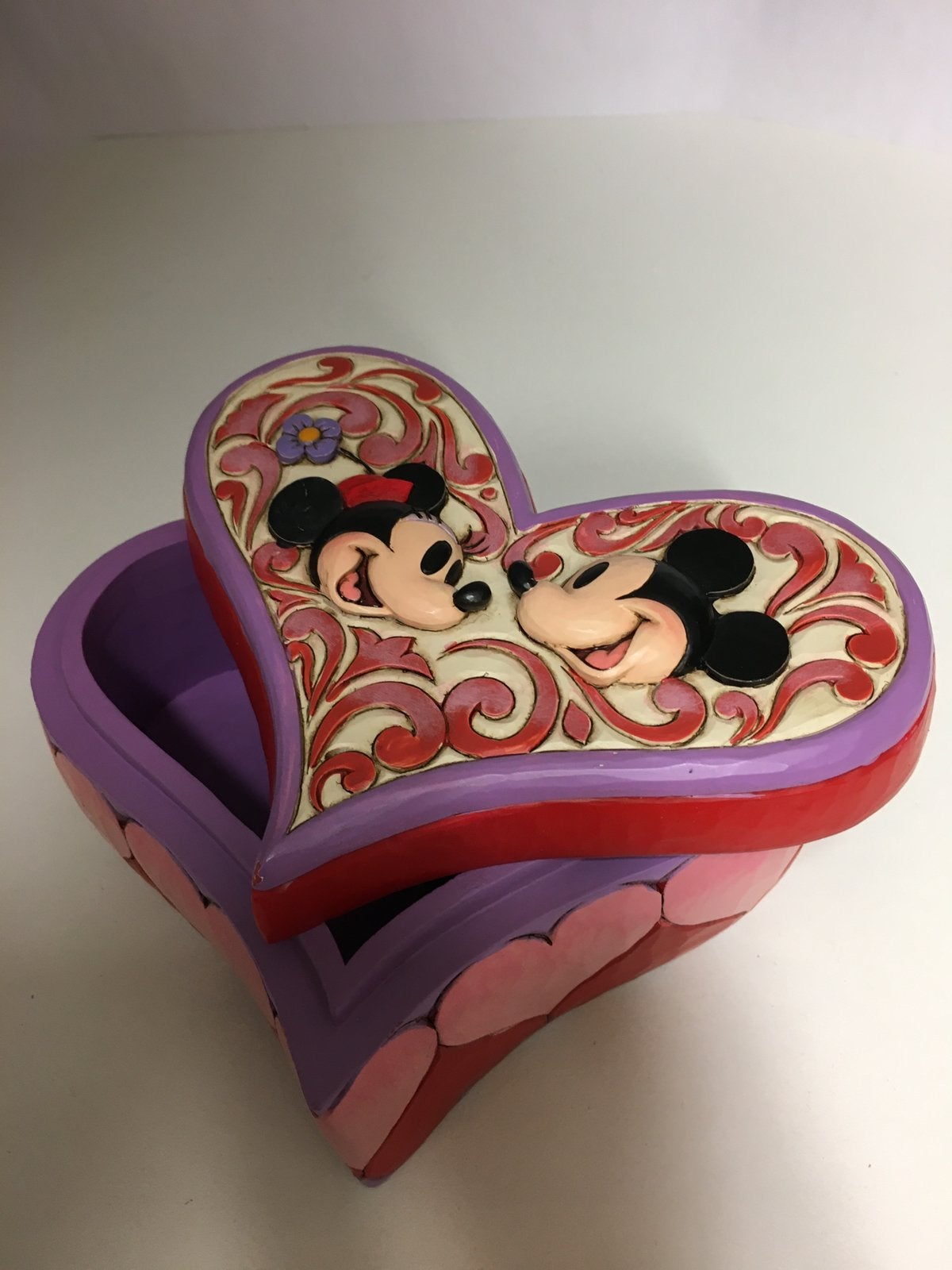Jim Shore Love Keeper Mickey and Minnie Mouse, Ophalen of Verzenden, Mickey Mouse, Zo goed als nieuw, Beeldje of Figuurtje