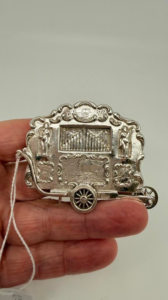 Zilveren miniatuur van een Hollandse draaiorgel. Leuk!, Antiek en Kunst, Verzenden, Zilver