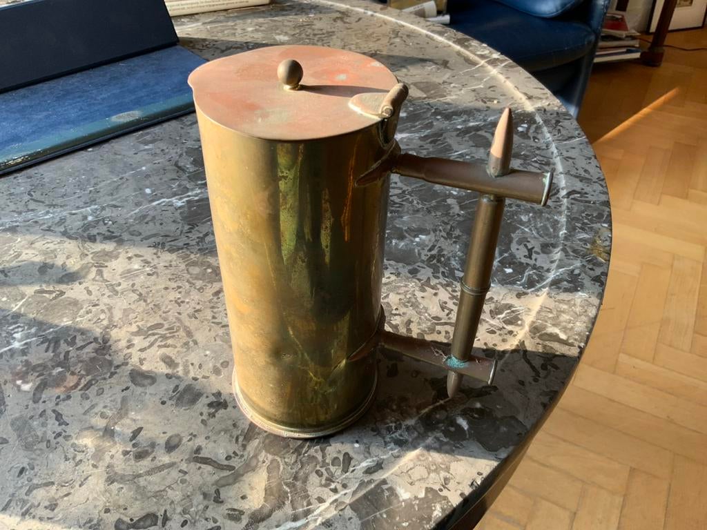 Trench art  Koffiekan gemaakt van 75 mm huls en patronen, Verzamelen, Ophalen of Verzenden, Landmacht, Nederland, Hulzen of Bodemvondsten