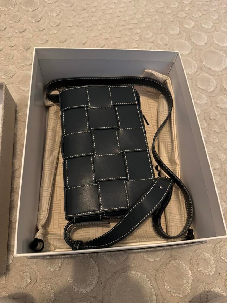Bottega Veneta Casettetas (nieuw), Ophalen, Zo goed als nieuw, Zwart, Schoudertasje
