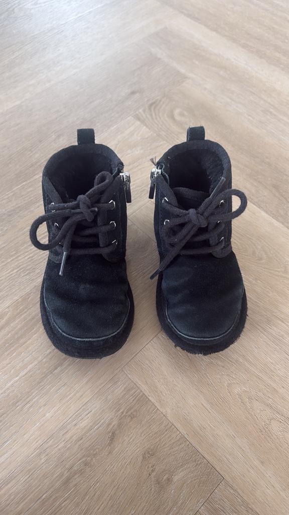 Ugg Zwarte Ugg Veterboots Kids Neumel maat 25, Ophalen of Verzenden, Gebruikt, Jongetje of Meisje, Laarsjes
