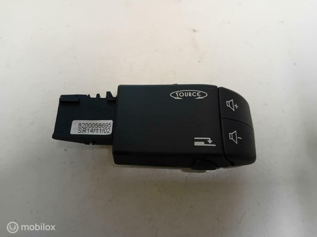 Radiobediening Renault Clio 8200058695, Ophalen of Verzenden, Gebruikt