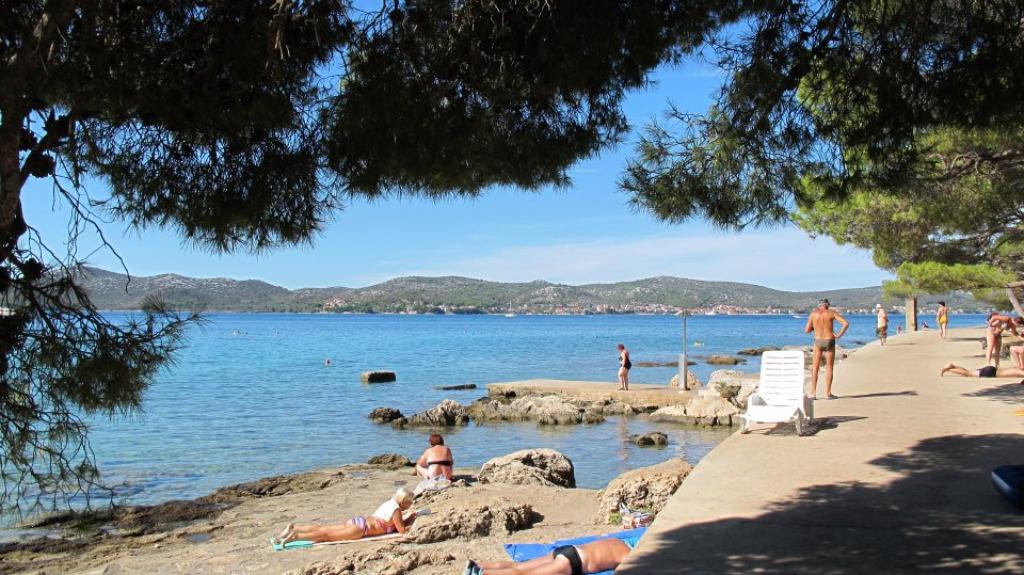 Biograd na Moru 2 vak app te huur ,ook 2&3 kmr app te koop, Aan zee, Appartement, Wasmachine, Stad
