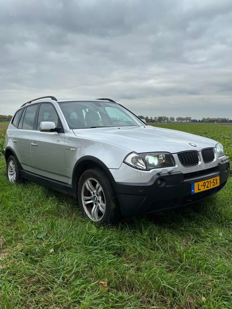 BMW X3 2.5 I 2004 Grijs, Auto's, 1800 kg, Zwart, Leder, Handgeschakeld