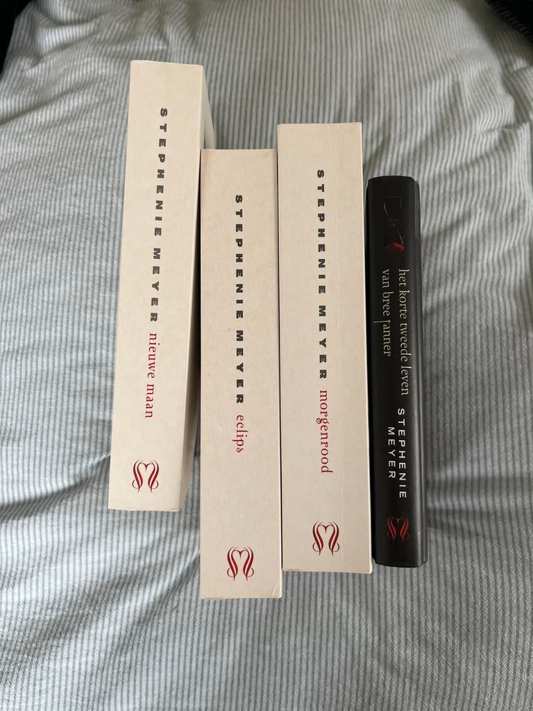 Stephenie Meyer Twilight boeken set, Ophalen of Verzenden, Zo goed als nieuw, Nederland