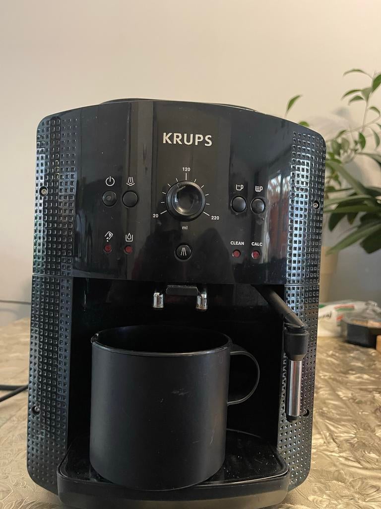 Krups Koffiezetapparaat, Witgoed en Apparatuur, Koffiezetapparaten, Gebruikt, Gemalen koffie, Koffiemachine, 2 tot 4 kopjes, Afneembaar waterreservoir