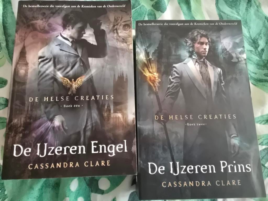 Cassandra Clare: de Helse Creaties, ijzeren engel + prinses, Ophalen of Verzenden, Gelezen