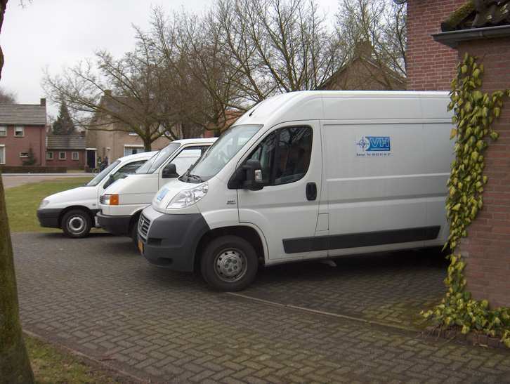 VH KOERIERSDIENSTEN  Nationaal-Internationaal Sneltransport, Koeriersdiensten