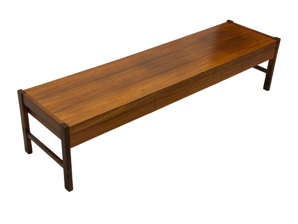 Vintage laag dressoir met lades 70's walnoot fineer design, Gebruikt, Vintage, 150 tot 200 cm, Met lade(s)
