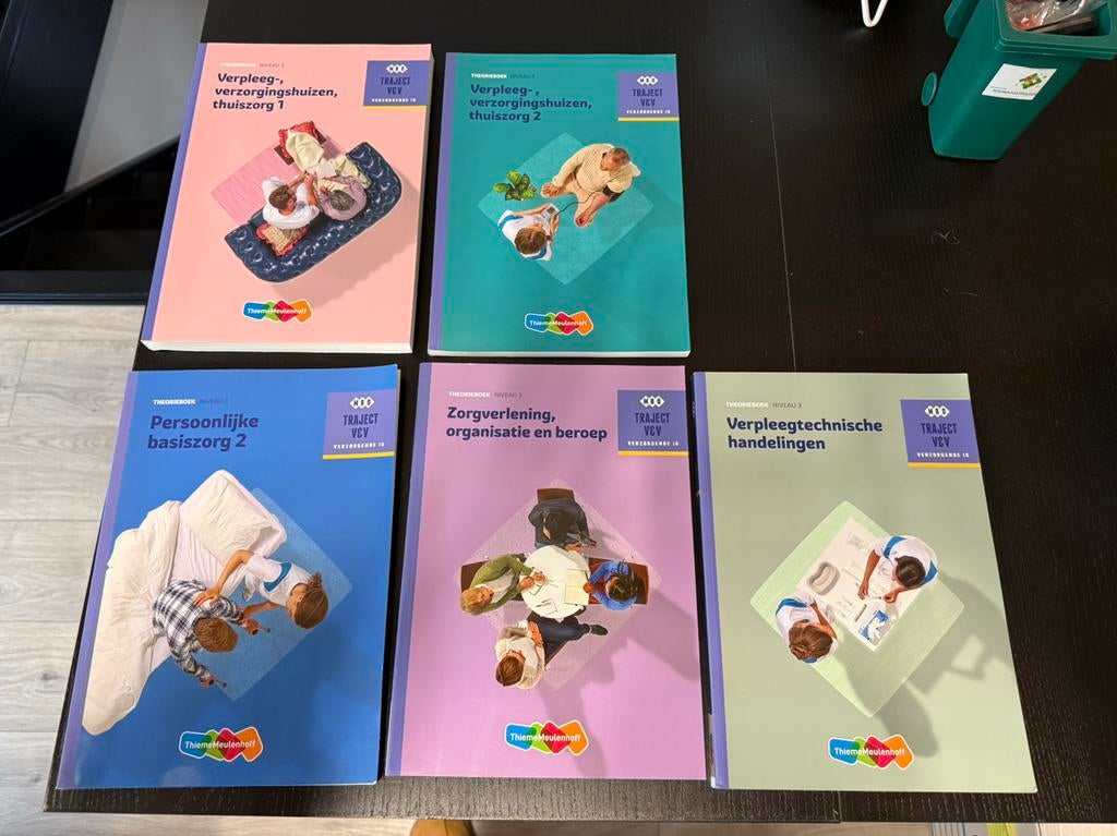 Verzorgende IG niveau 3 boeken, Boeken, Ophalen of Verzenden, Zo goed als nieuw, Overige niveaus, Nederlands