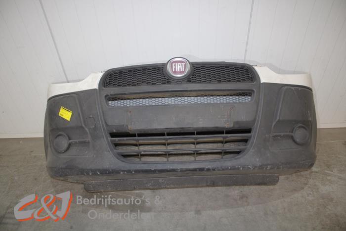 Voorbumper van een Fiat Doblo (WIT), Gebruikt, -, -, Ophalen of Verzenden