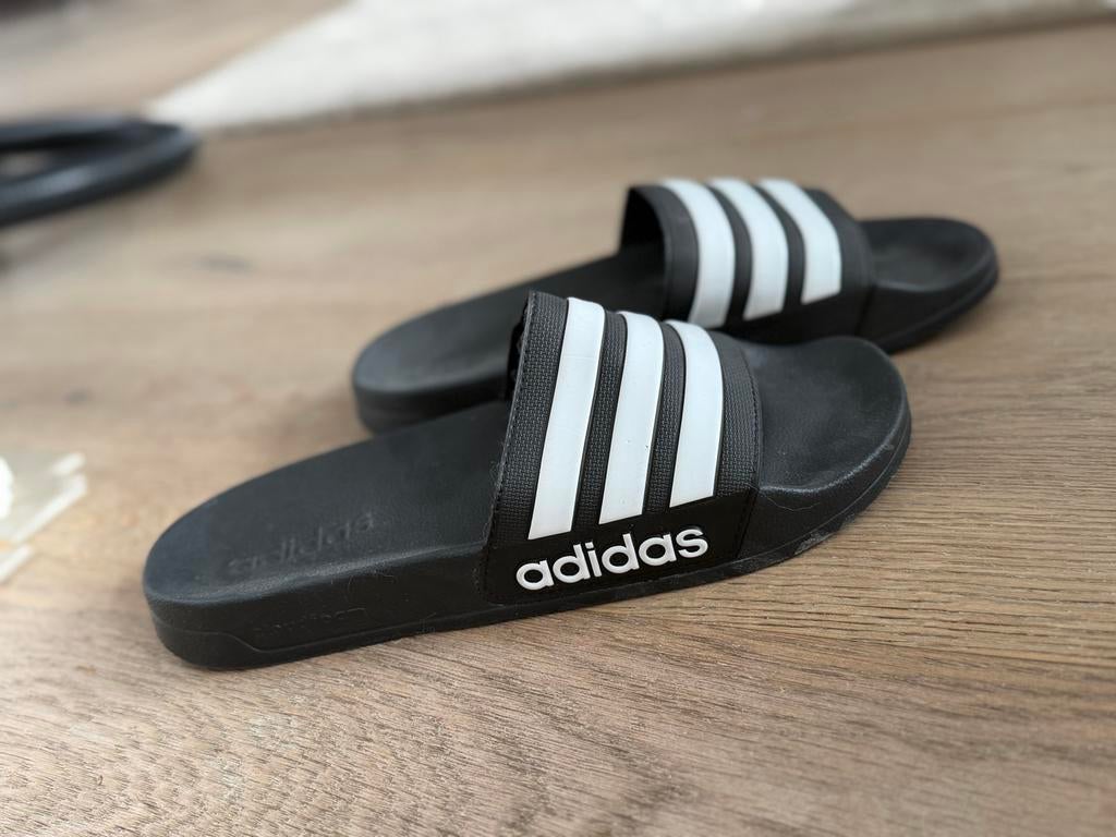 Adidas slippers maat 40 - Nieuw!, Ophalen of Verzenden, Nieuw, Slippers