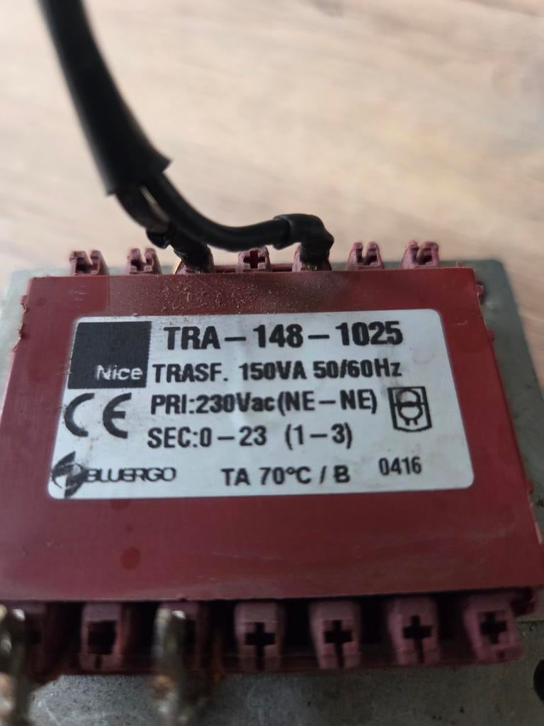 Nieuw, Transformator TRA-148-1025, Hobby en Vrije tijd, Elektronica-componenten, Nieuw, Ophalen of Verzenden