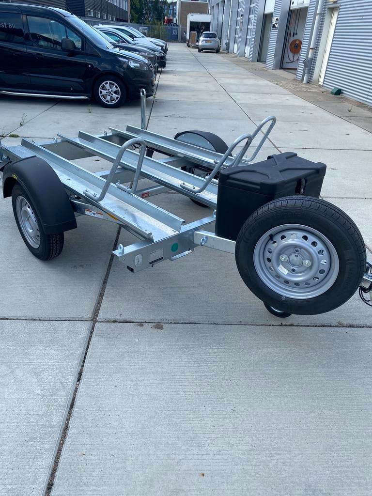 te huur/huren motoraanhanger/motortrailer, Ophalen, Zo goed als nieuw