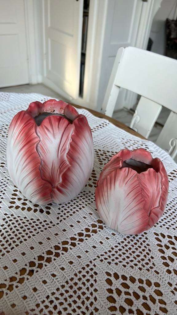 2 tulpenvaasjes Daan Kromhout, Ophalen of Verzenden, Wit, Aardewerk of Porselein, Minder dan 50 cm