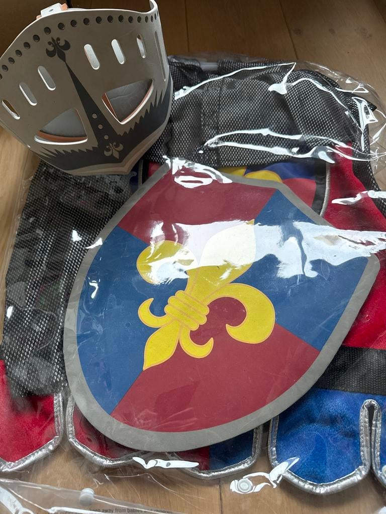 Ridder verkleed set met schild en helm, Kinderen en Baby's, Ophalen of Verzenden, Zo goed als nieuw, 104 of kleiner, Jongen of Meisje
