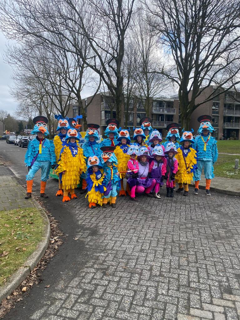 Mooie loopgroep fabeltjeskrant voor 20 personen, Ophalen, Zo goed als nieuw, Overige thema's, Kleding