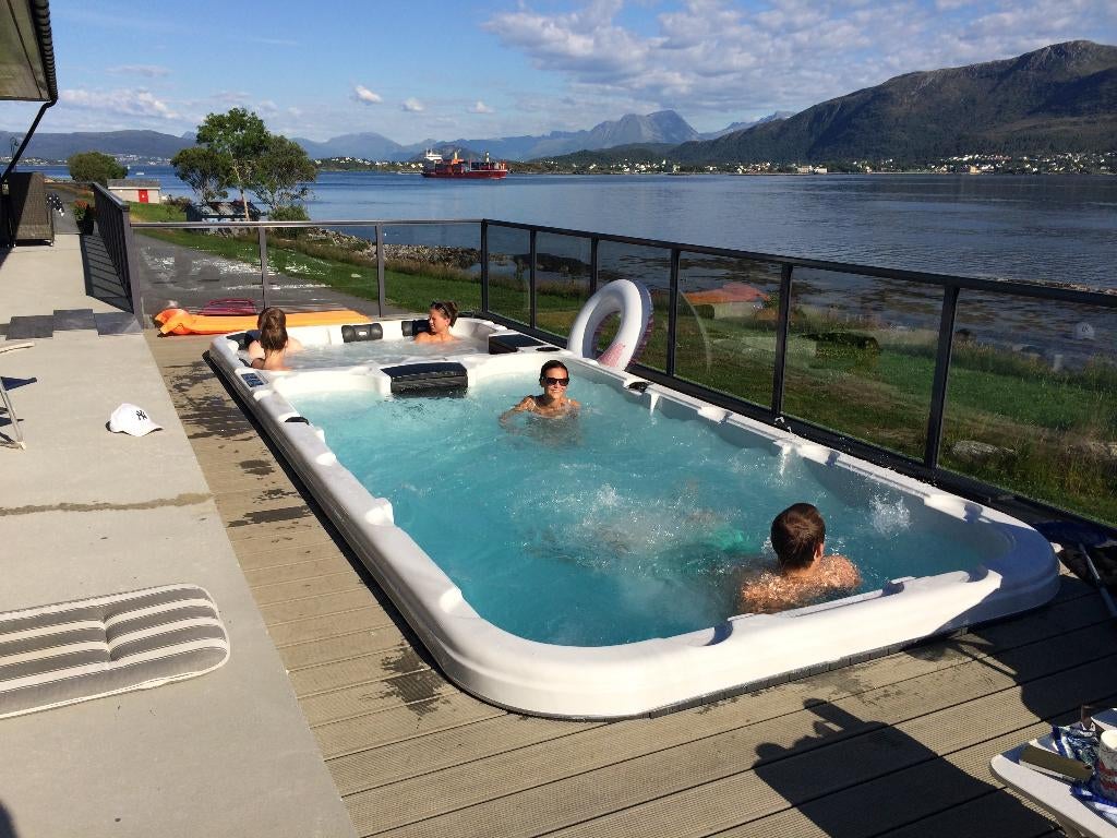 Zwemspa Anchorage plug& play| gelijk leverbaar| met garantie, Tuin en Terras, Bubbelbaden en Hottubs, Zo goed als nieuw, Vast