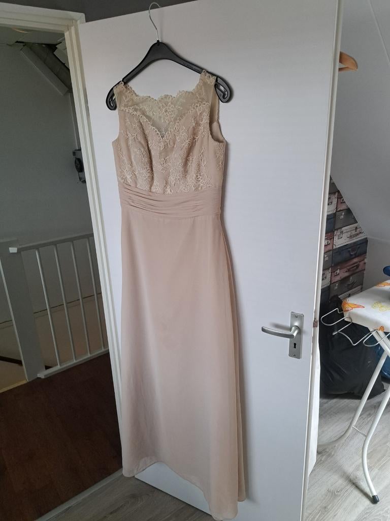 Mooie champagne kleurige jurk, Maat 38/40 (M), Overige typen, Beige, Ophalen of Verzenden