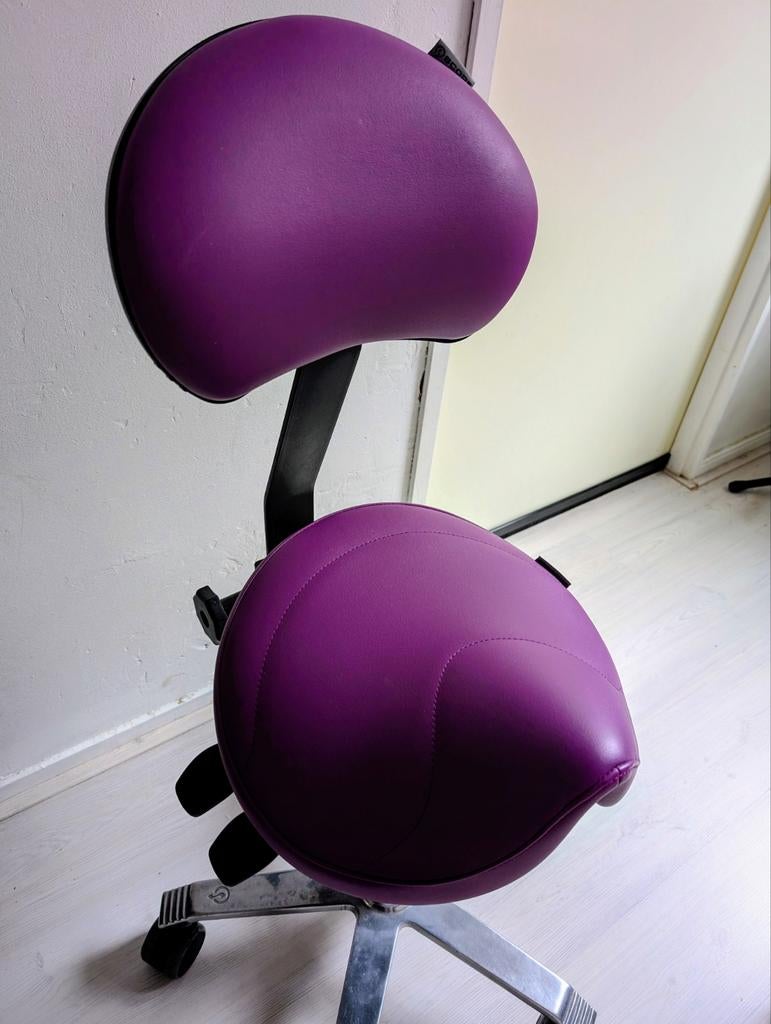 Score zadel model werkstoel, Huis en Inrichting, Ophalen, Ergonomisch, Zo goed als nieuw, Paars