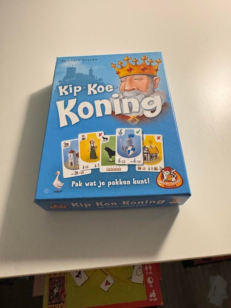 Kip-Koe-Koning kaartspel, Drie of vier spelers, Ophalen of Verzenden, Zo goed als nieuw, Reisspel