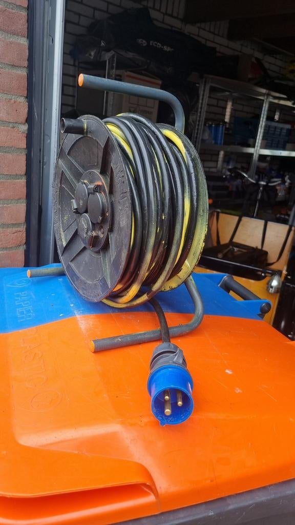 CEE Verlengsnoer Haspel - 25m, extra dik, KEMA, Ophalen of Verzenden, Zo goed als nieuw, Kabel of Snoer