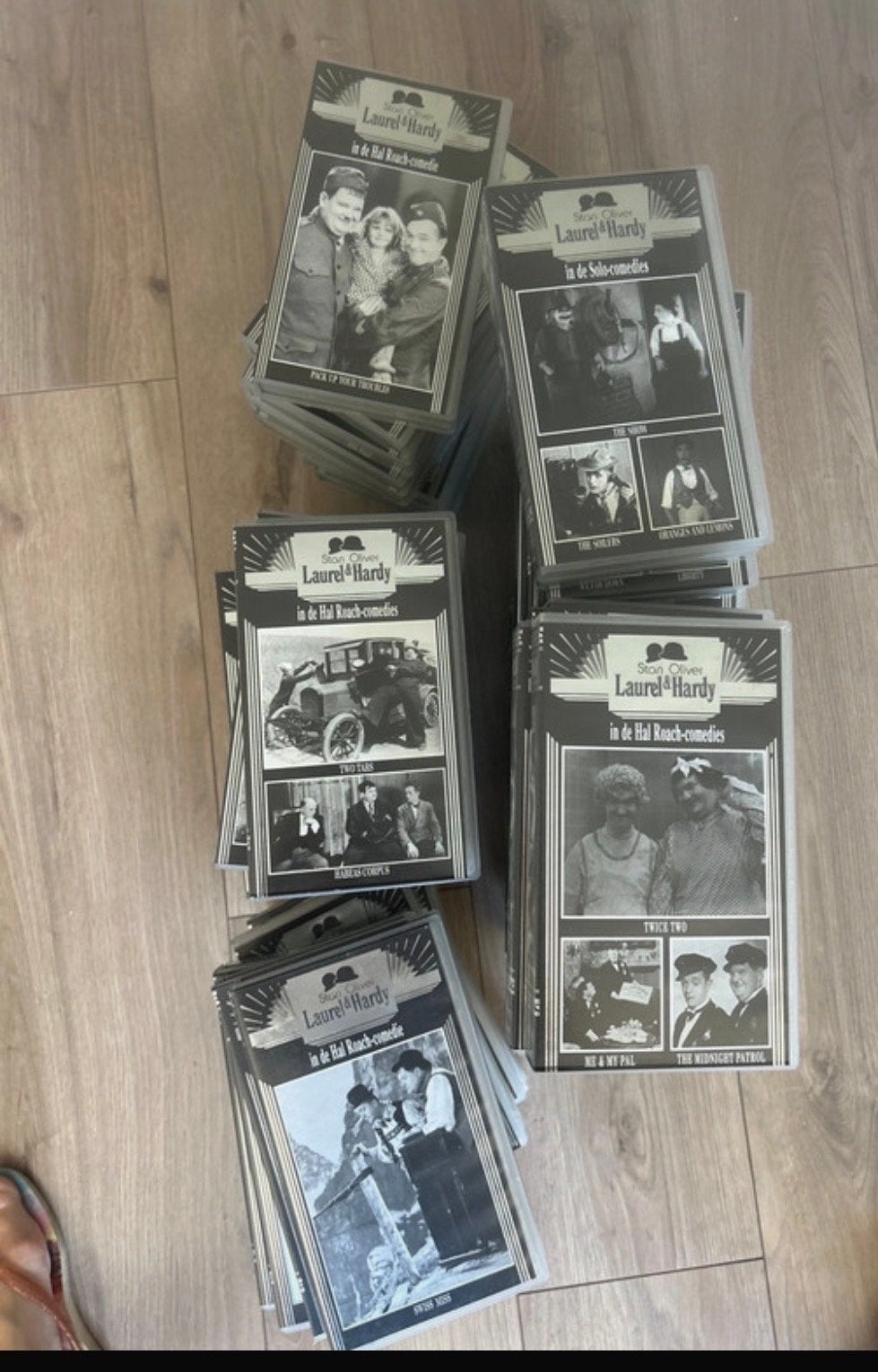 53 videobanden Laurel & Hardy - De complete collectie, Alle leeftijden, Ophalen of Verzenden, Komedie, VHS