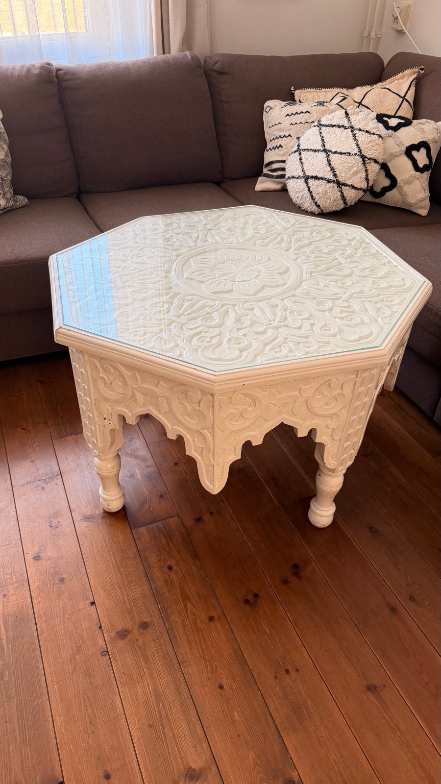 oosterse handgemaakte tafel met glasplaat, Huis en Inrichting, Gebruikt, Glas, Overige vormen, 50 tot 100 cm