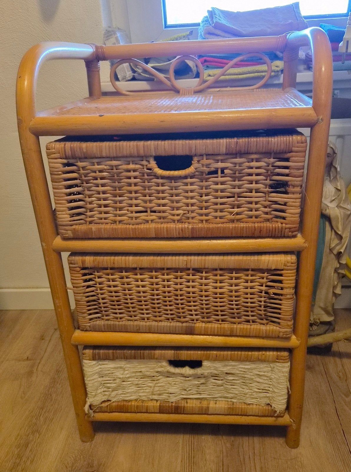 Kastje met 3 lades, 3 of 4 laden, Minder dan 100 cm, 25 tot 50 cm, 50 tot 100 cm