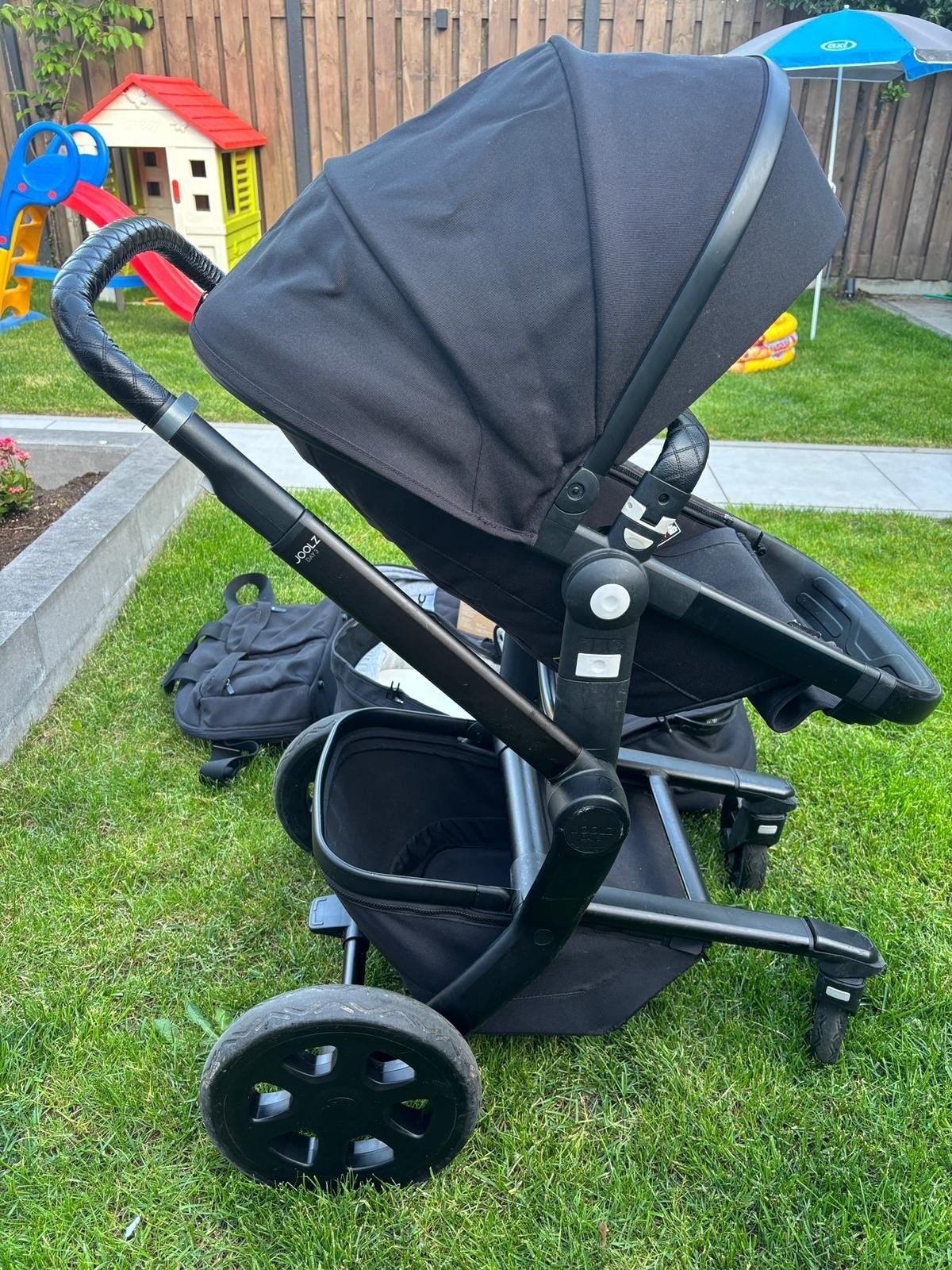 Joolz Day+ kinderwagen met reiswieg en accessoires, Zo goed als nieuw, Verstelbare duwstang, Ophalen, Kinderwagen