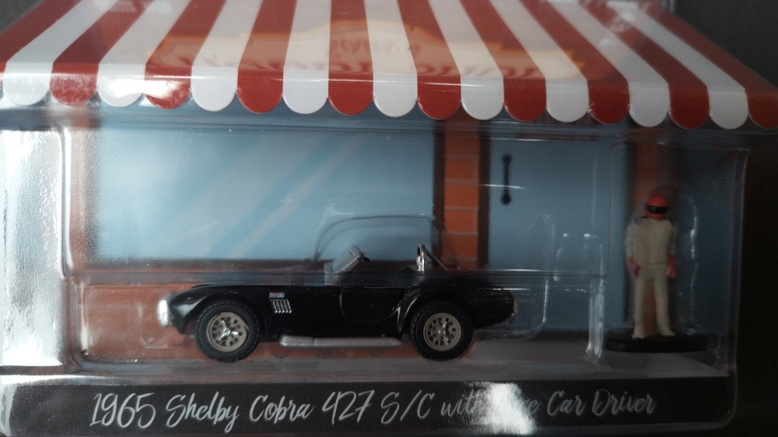 Ac Cobra 427 with driver 1:64 Greenlight Hobby Shop Pol, Auto, Verzenden, Nieuw, M