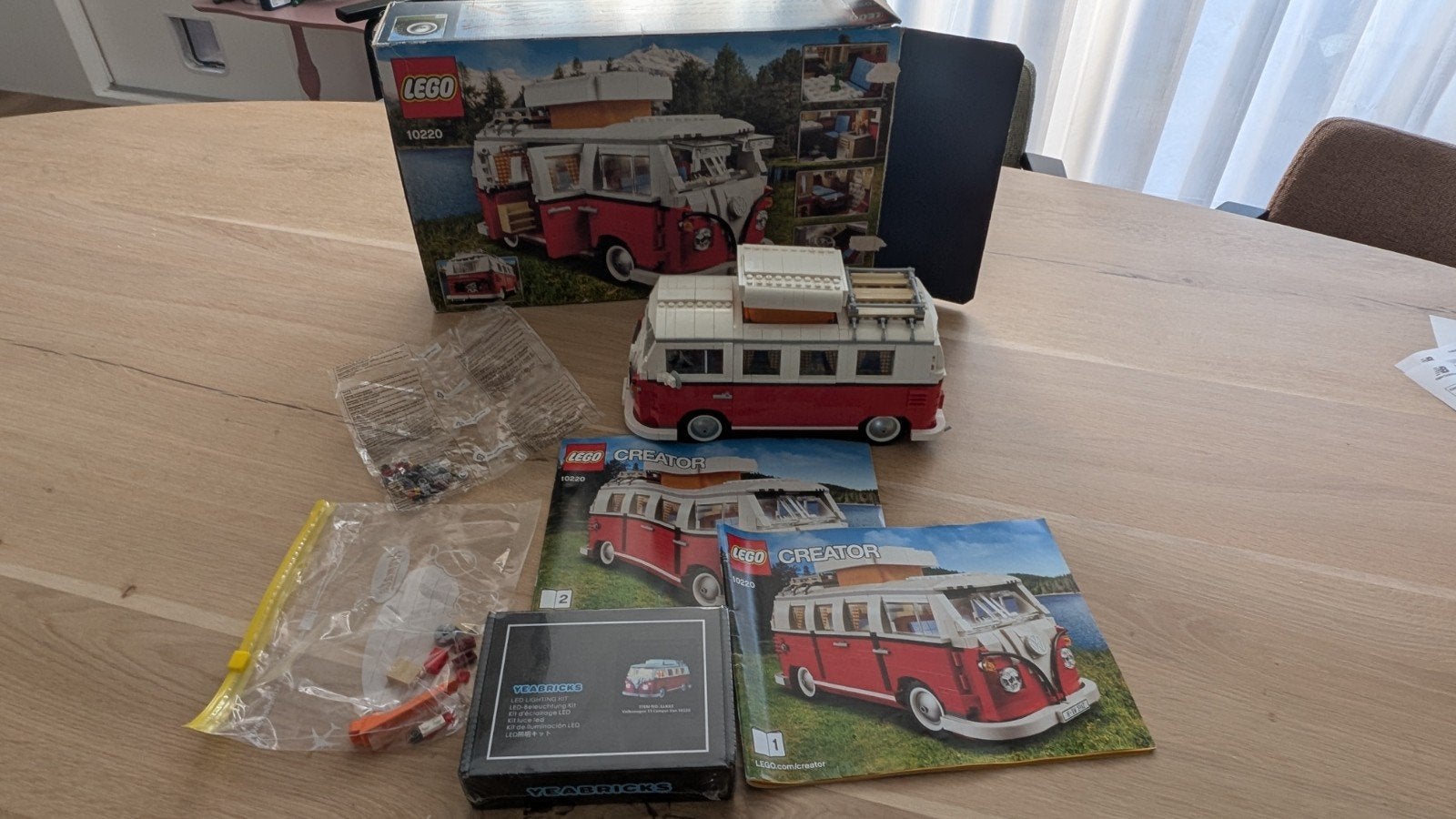 Lego Creator Expert Volkswagen T1 Camperbus 10220 + LED, Ophalen of Verzenden, Zo goed als nieuw