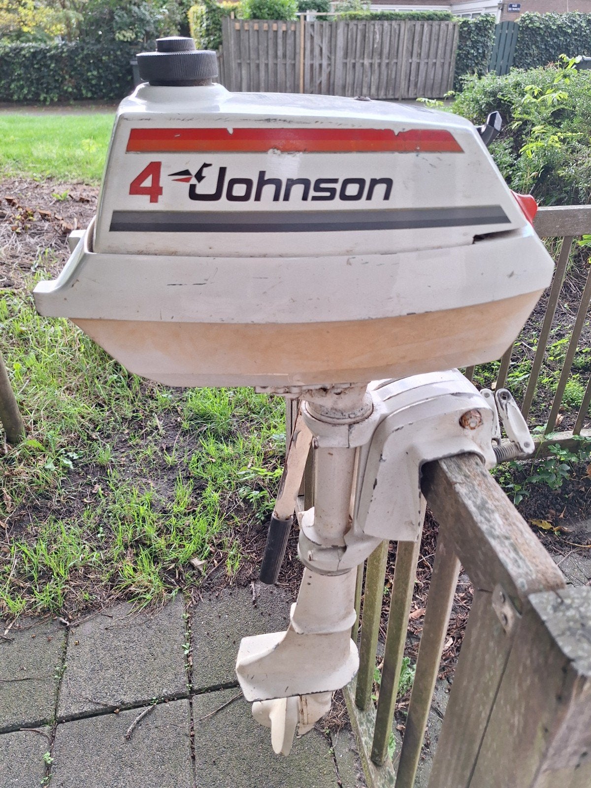 Johnson 4pk buitenboordmotor, Watersport en Boten, Ophalen, Motor en Techniek, Zeilboot of Motorboot